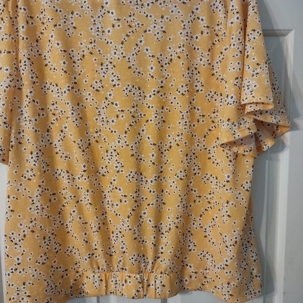 Stylish top - Picture 2 of 4